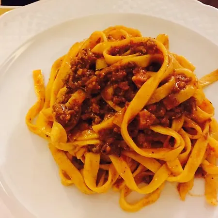 Piero Della Francesca Hotell