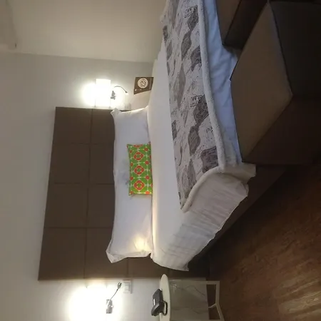 Piero Della Francesca Hotel