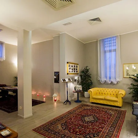 Piero Della Francesca Hotel