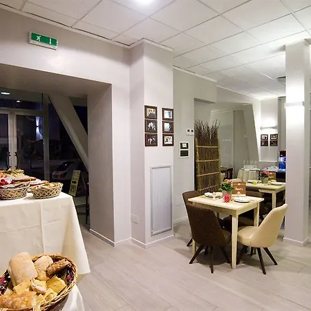 Piero Della Francesca Hotel